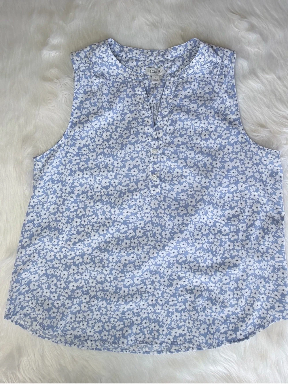 J.Crew Sleeveless Split Neck Floral Blouse Sz M Blue White Ditsy Print